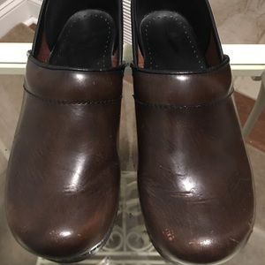 Dansko Brown leather Slip on Comfort Clogs Sz 8
